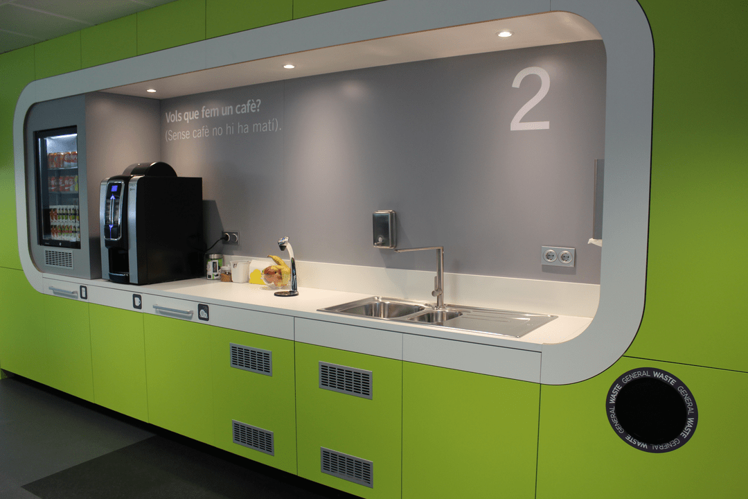 reformas-de-oficinas-skyscanner-Coffee-pod-3-green-one-1